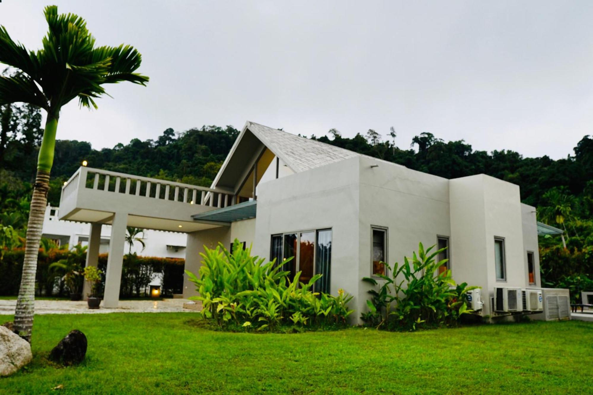 Sakoo Valley Naithon Beach Exterior photo
