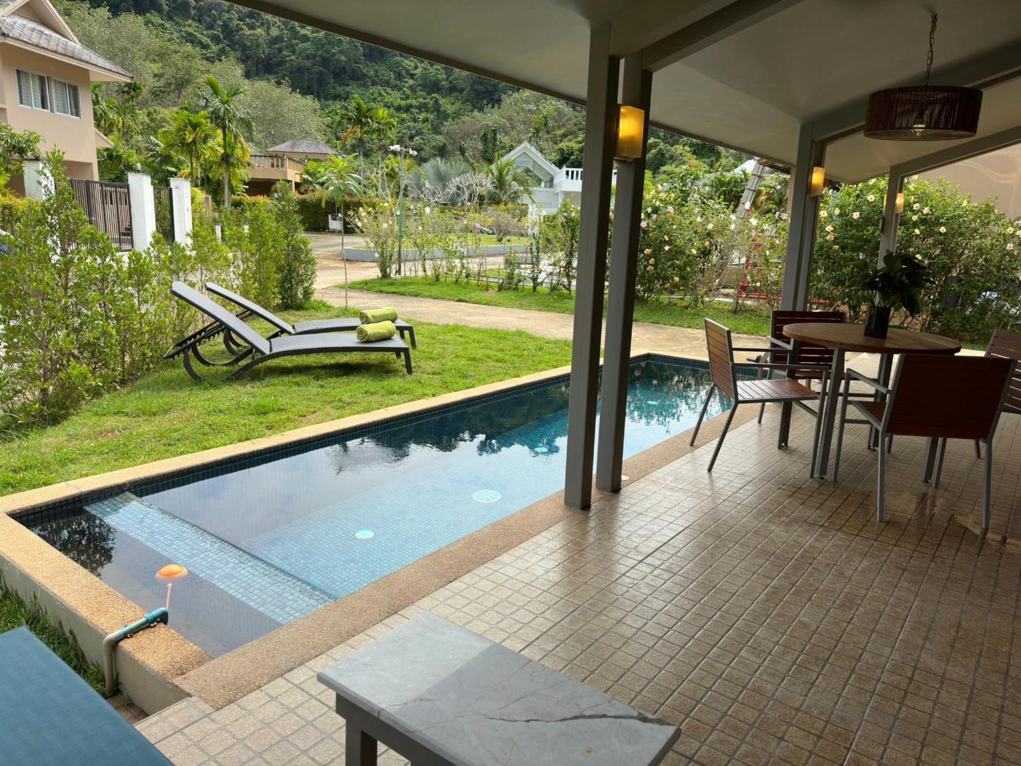 Sakoo Valley Naithon Beach Exterior photo