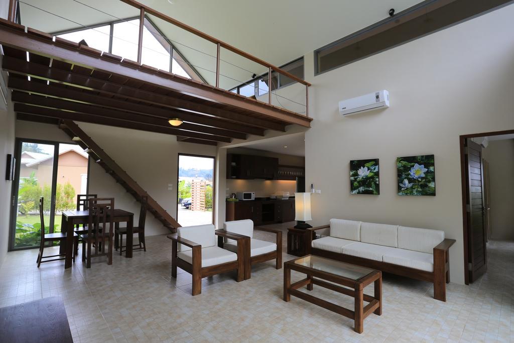 Sakoo Valley Naithon Beach Exterior photo
