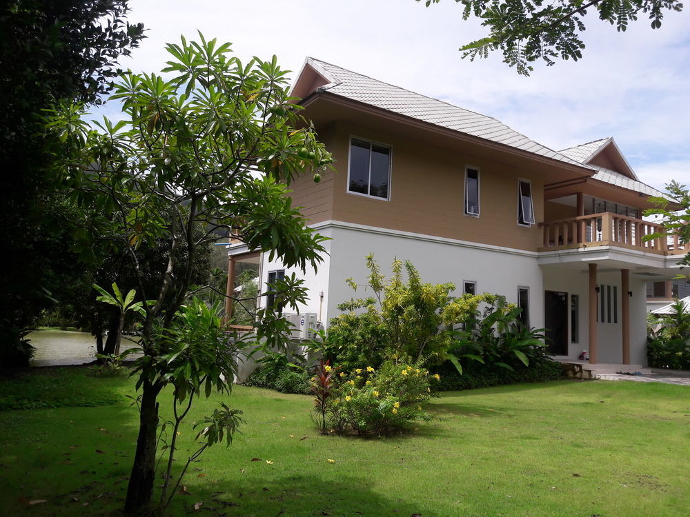 Sakoo Valley Naithon Beach Exterior photo